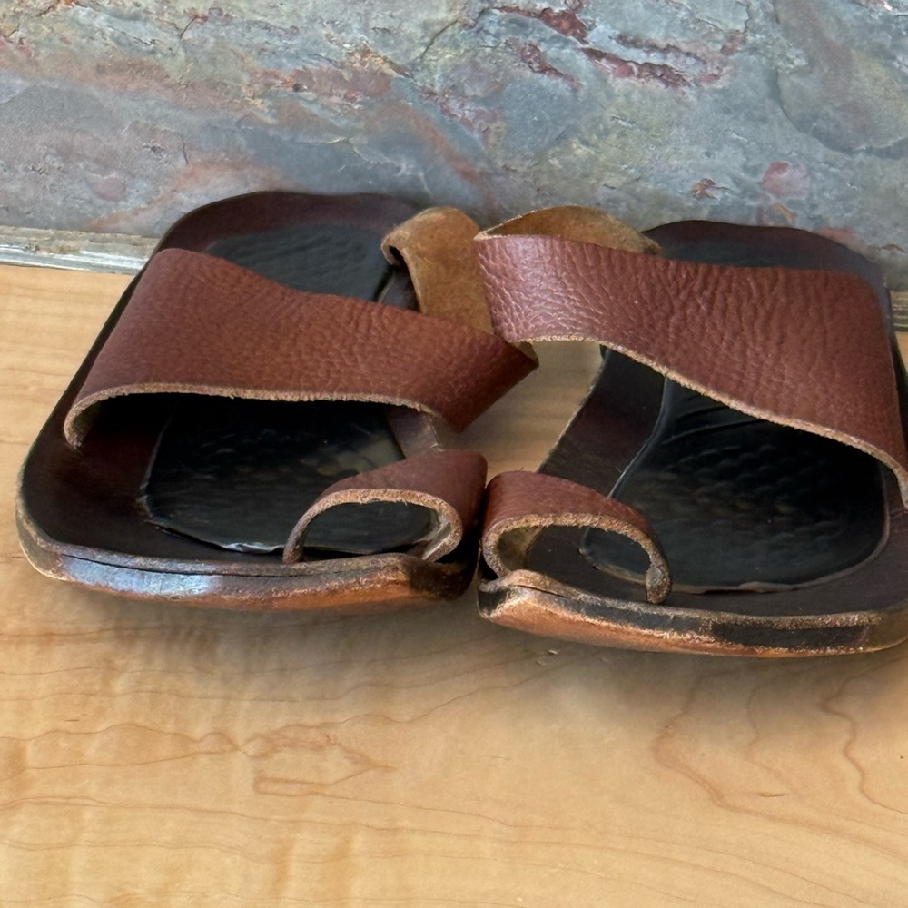 Cydwoq Hillary style sandal, brown pebbled leather, handmade in USA, 39.5 (9.5) - Picture 8 of 16